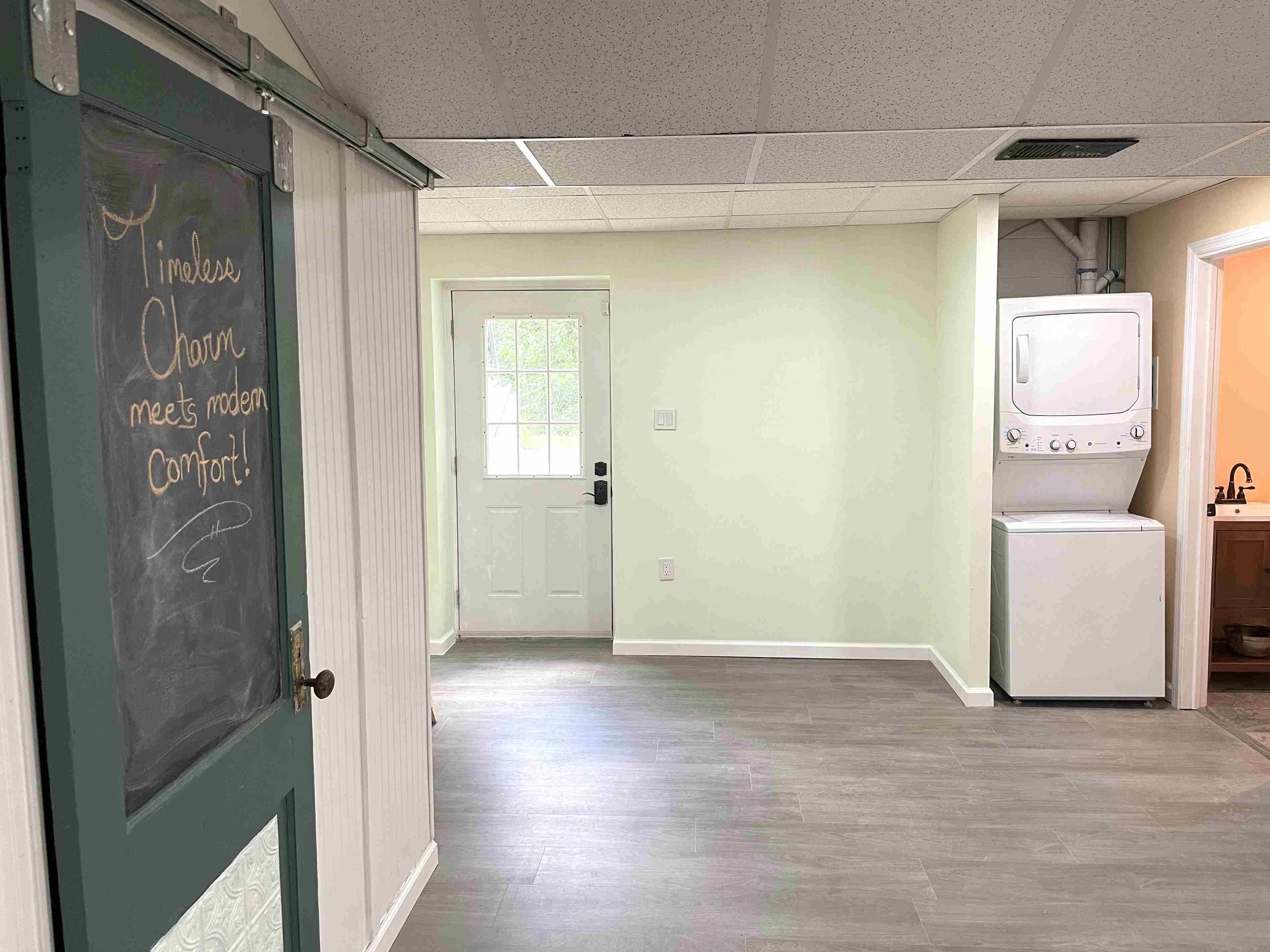 Basement Kitchenette/Entry Area
