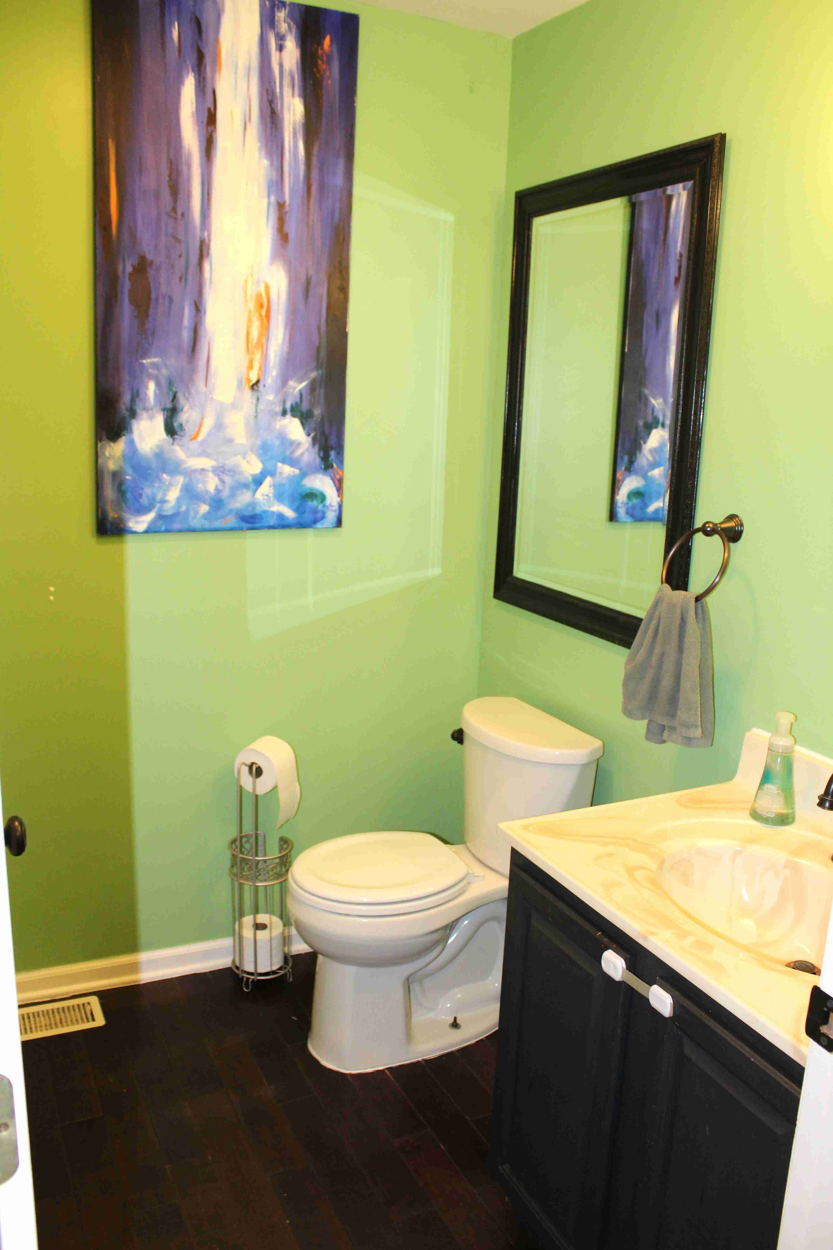 1/2 bath main floor