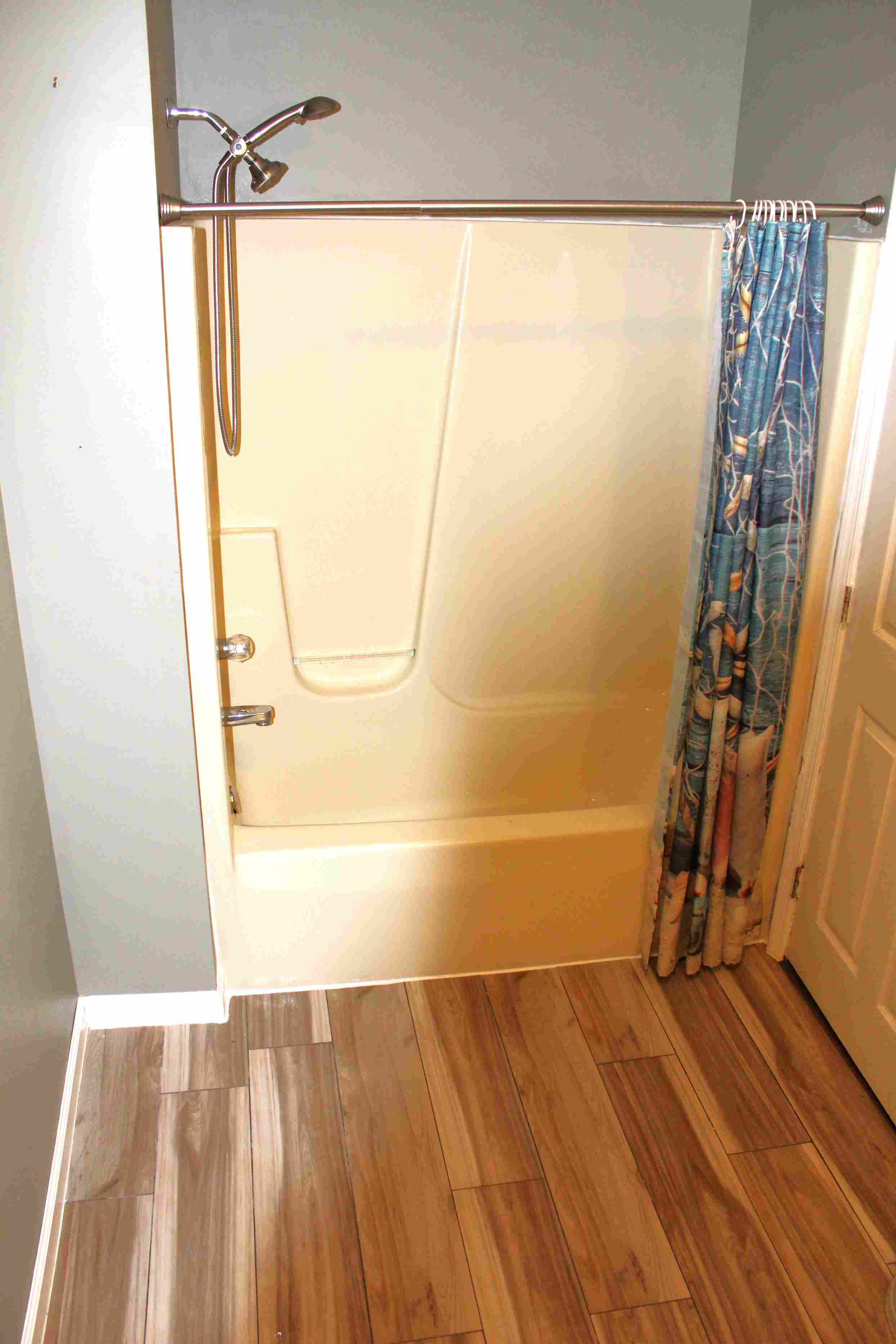 Upstairs Hall Bathroom